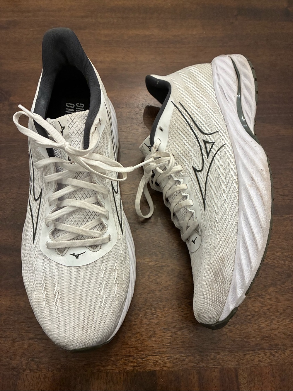 Mizuno Wave Inspire 21 Men's 12 Sneakers White Gray Athletic Running Shoes